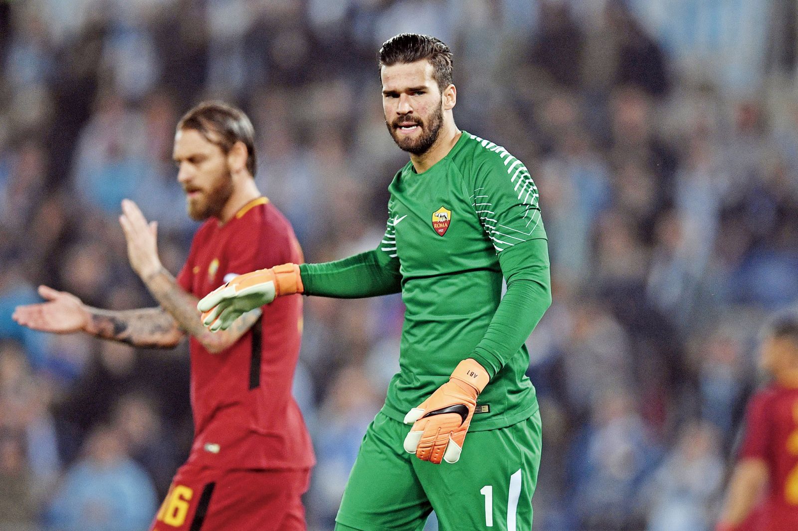 也为中国足 也为中国足