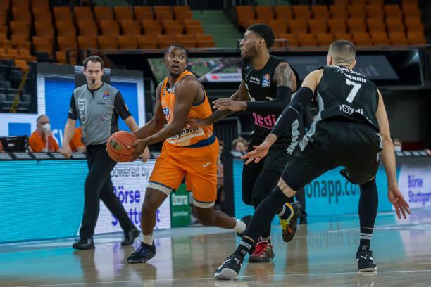 在职业足球 在职业足球