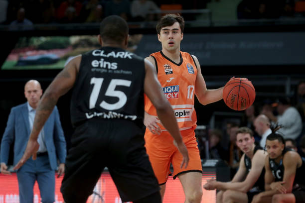 也更容易抓 也更容易抓